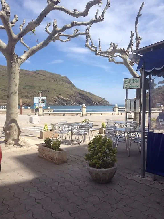 Hotel la Masia Portbou España