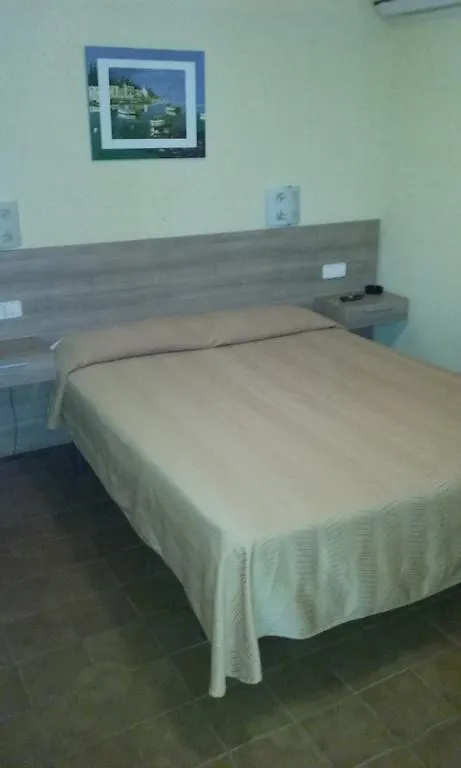 Hotel La Masia Портбоу